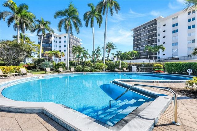 2211 Gulf Shore BLVD N # C4, Naples, FL 34102