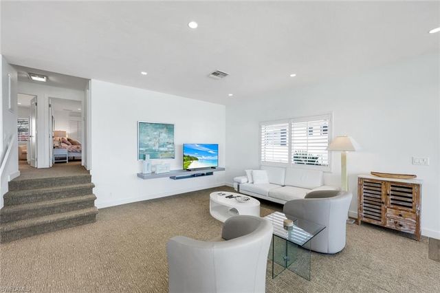 2211 Gulf Shore BLVD N # C4, Naples, FL 34102