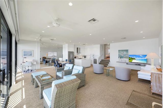 2211 Gulf Shore BLVD N # C4, Naples, FL 34102