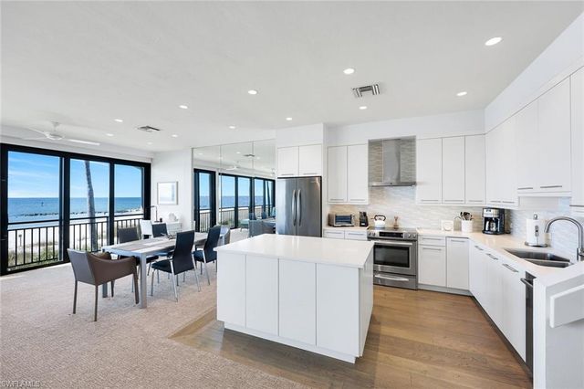 2211 Gulf Shore BLVD N # C4, Naples, FL 34102