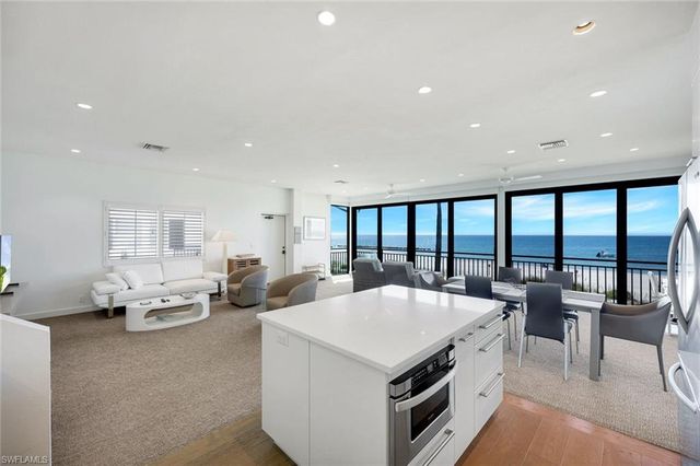 2211 Gulf Shore BLVD N # C4, Naples, FL 34102