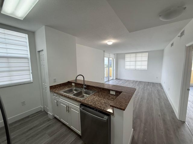 215 SW 42ND Avenue 601, Miami, FL 33134