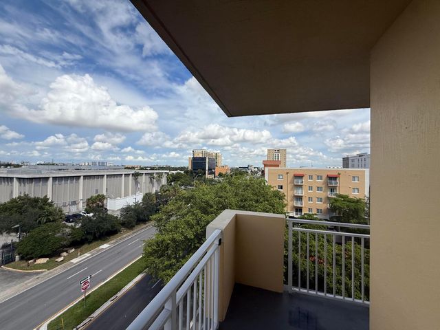 215 SW 42ND Avenue 601, Miami, FL 33134