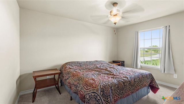 145 Gentle Breeze, Floresville, TX 78114