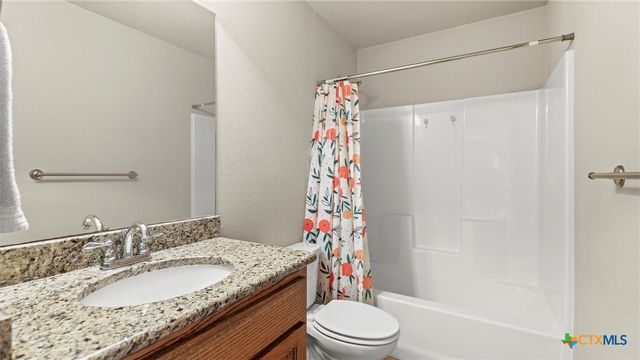 145 Gentle Breeze, Floresville, TX 78114