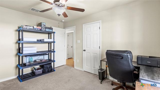 145 Gentle Breeze, Floresville, TX 78114