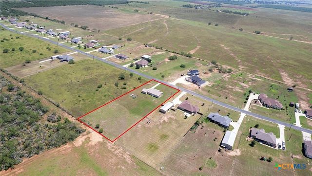 145 Gentle Breeze, Floresville, TX 78114