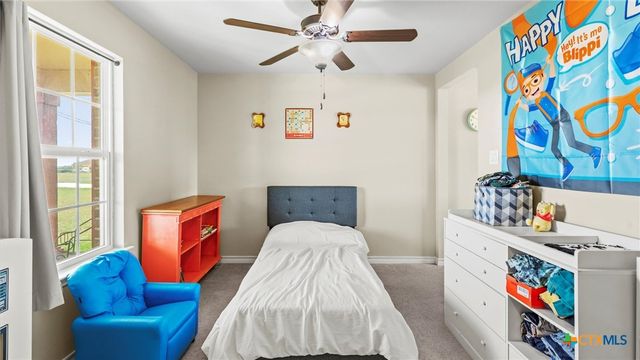 145 Gentle Breeze, Floresville, TX 78114