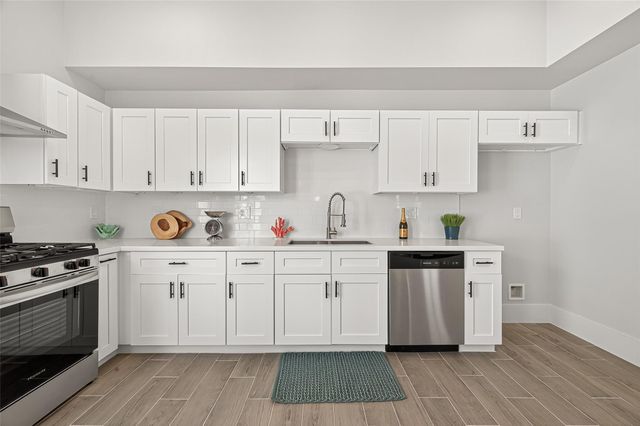 1814 33rd Street 2, Galveston, TX 77550