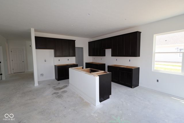 2321 Bear Oak Run, Shelbyville, IN 46176