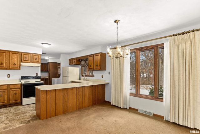 5535 W SIOUX Trail, Peoria, IL 61607