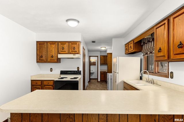 5535 W SIOUX Trail, Peoria, IL 61607