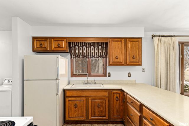 5535 W SIOUX Trail, Peoria, IL 61607