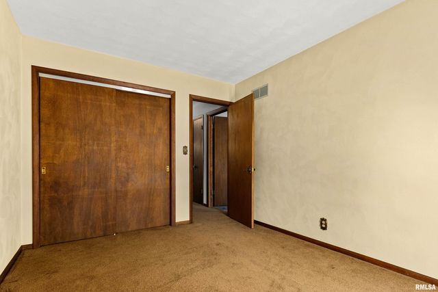 5535 W SIOUX Trail, Peoria, IL 61607