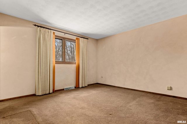 5535 W SIOUX Trail, Peoria, IL 61607