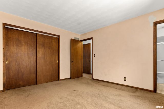 5535 W SIOUX Trail, Peoria, IL 61607