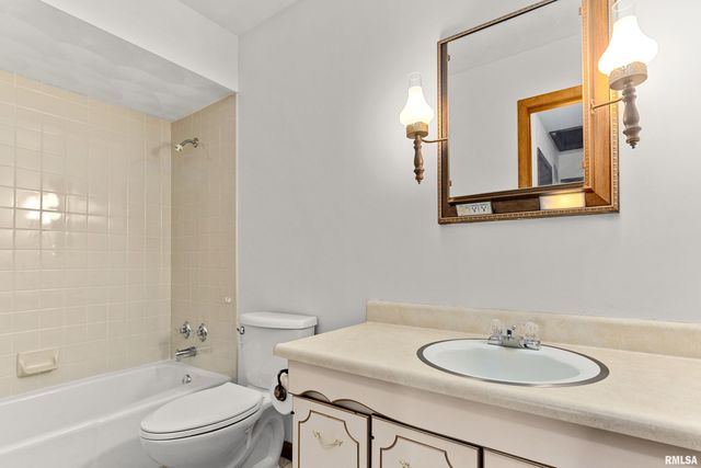 5535 W SIOUX Trail, Peoria, IL 61607