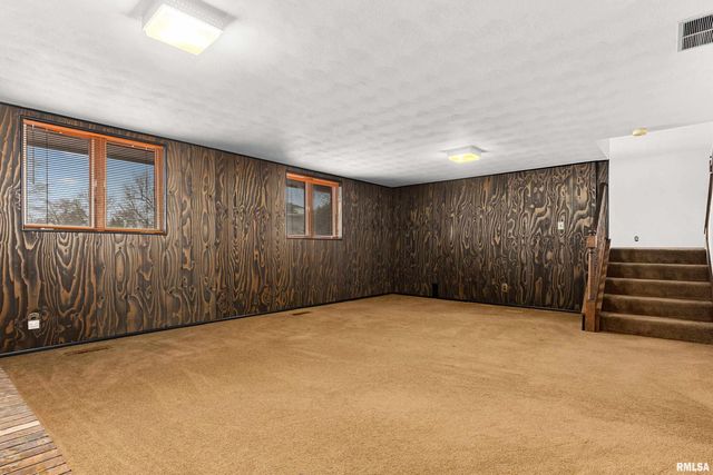 5535 W SIOUX Trail, Peoria, IL 61607