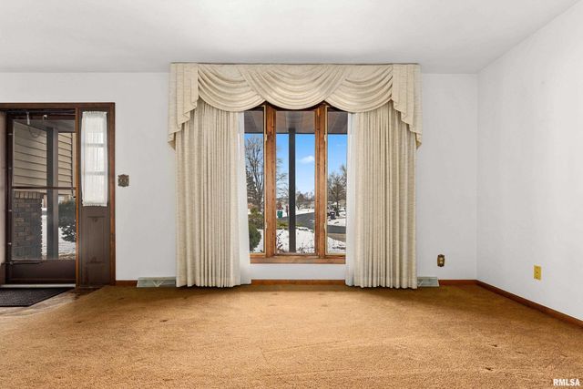 5535 W SIOUX Trail, Peoria, IL 61607