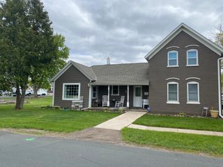 728 Bluff Avenue E, Shakopee, MN 55379