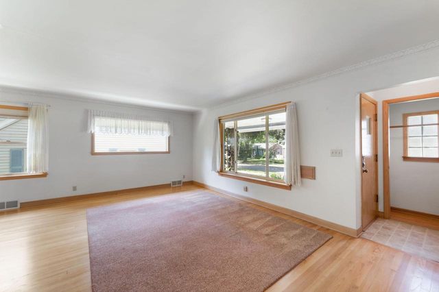 2840 N 86th STREET, Milwaukee, WI 53222