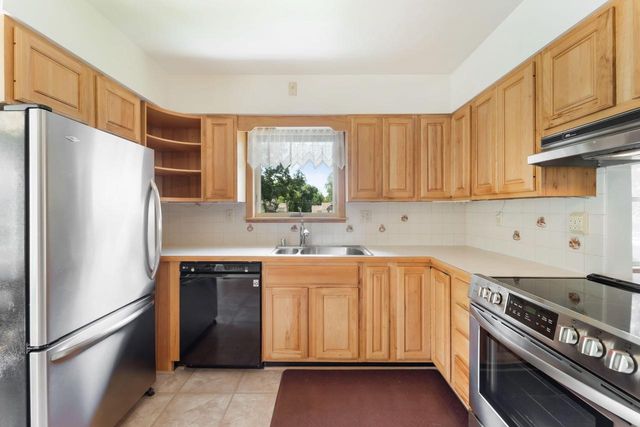2840 N 86th STREET, Milwaukee, WI 53222
