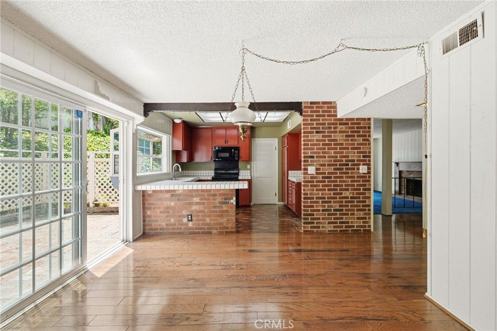 Image 12 of property listing at 4018 Joelton Drive, Agoura Hills, CA 91301