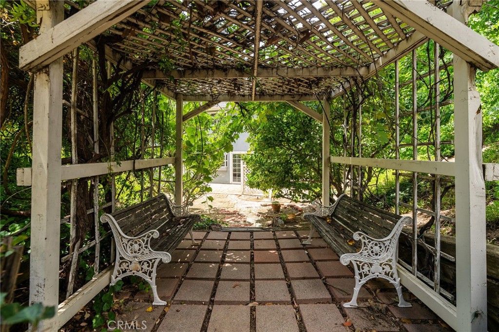 Image 26 of property listing at 4018 Joelton Drive, Agoura Hills, CA 91301