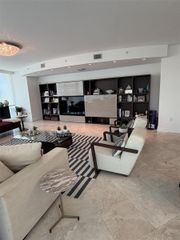19955 NE 38th Court 606, Aventura, FL 33180