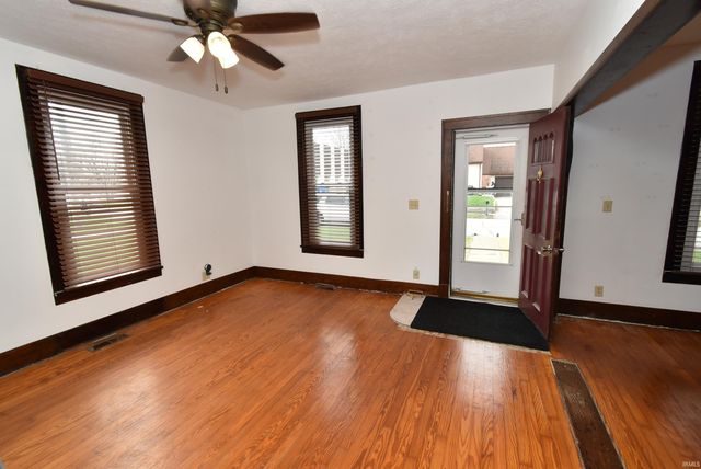 105 N Van Buren Avenue, Fowler, IN 47944