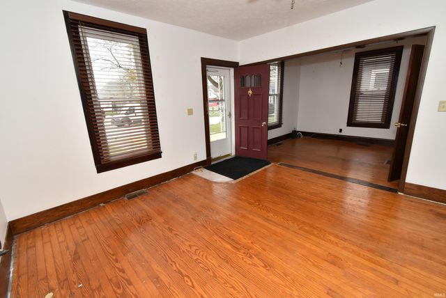 105 N Van Buren Avenue, Fowler, IN 47944