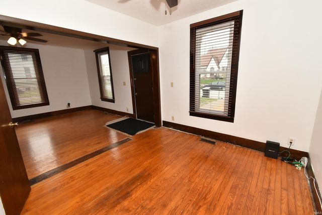 105 N Van Buren Avenue, Fowler, IN 47944