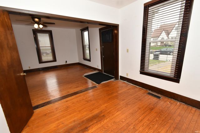 105 N Van Buren Avenue, Fowler, IN 47944