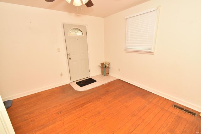 105 N Van Buren Avenue, Fowler, IN 47944