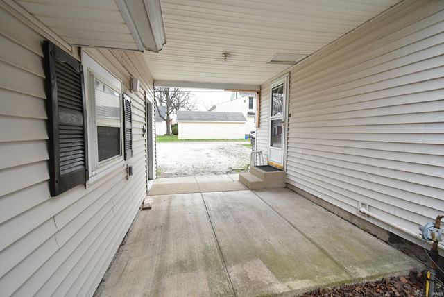 105 N Van Buren Avenue, Fowler, IN 47944