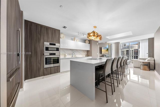851 NE 1st Ave 3711, Miami, FL 33132