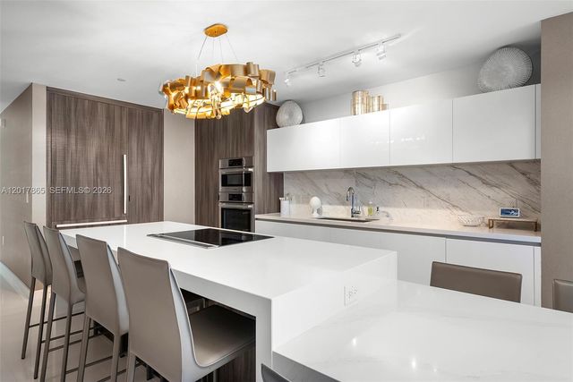 851 NE 1st Ave 3711, Miami, FL 33132