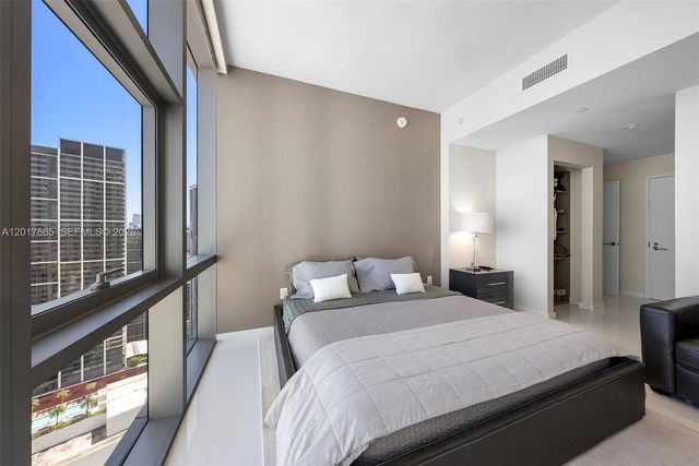 851 NE 1st Ave 3711, Miami, FL 33132
