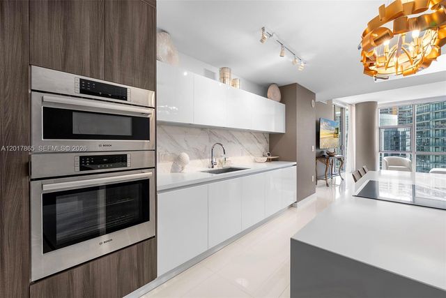 851 NE 1st Ave 3711, Miami, FL 33132