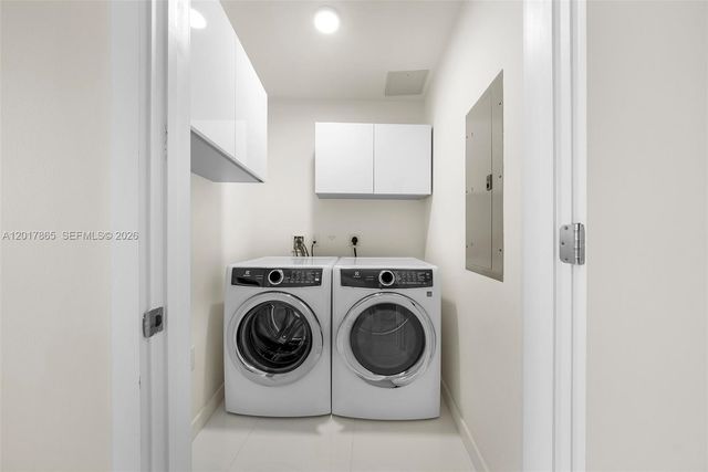 851 NE 1st Ave 3711, Miami, FL 33132