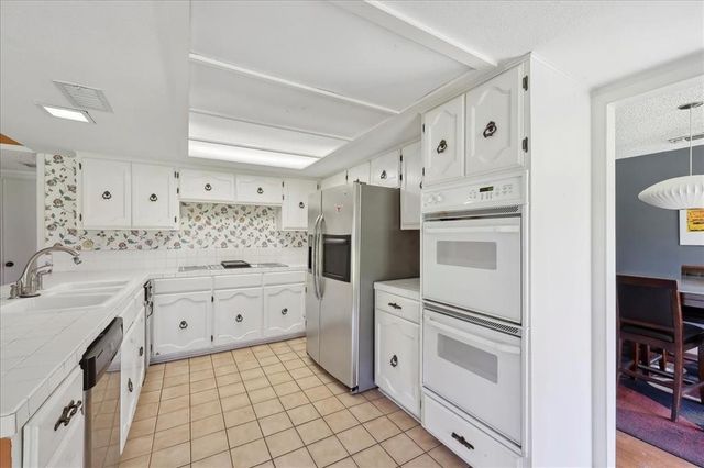 1625 Lindenwood Drive, Orange, TX 77630