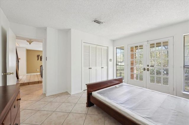 1625 Lindenwood Drive, Orange, TX 77630