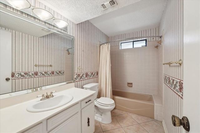 1625 Lindenwood Drive, Orange, TX 77630