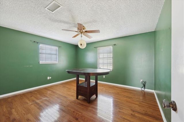 1625 Lindenwood Drive, Orange, TX 77630