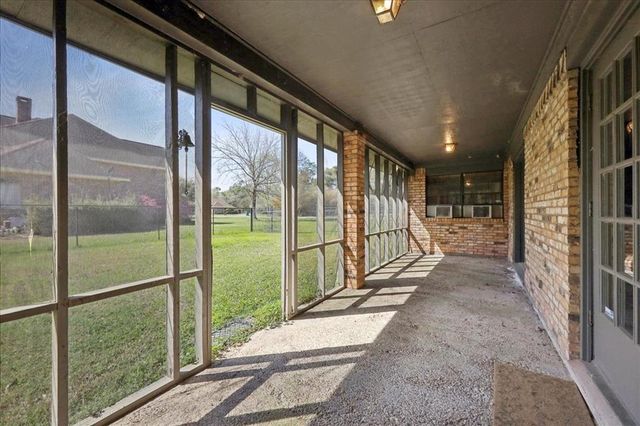 1625 Lindenwood Drive, Orange, TX 77630