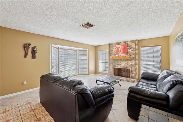 1625 Lindenwood Drive, Orange, TX 77630