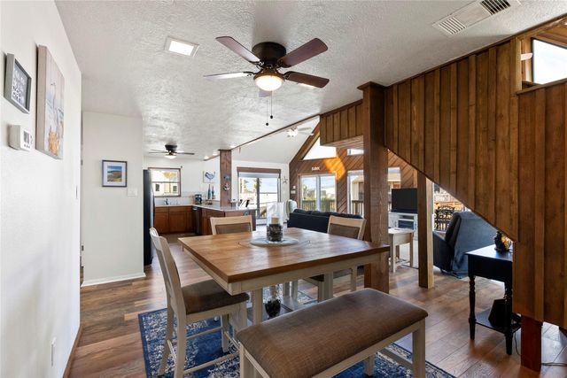 518 Paradise Drive, Tiki Island, TX 77554