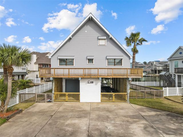 518 Paradise Drive, Tiki Island, TX 77554