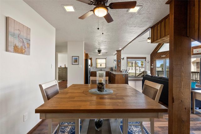 518 Paradise Drive, Tiki Island, TX 77554