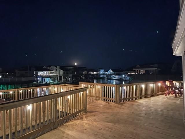 518 Paradise Drive, Tiki Island, TX 77554